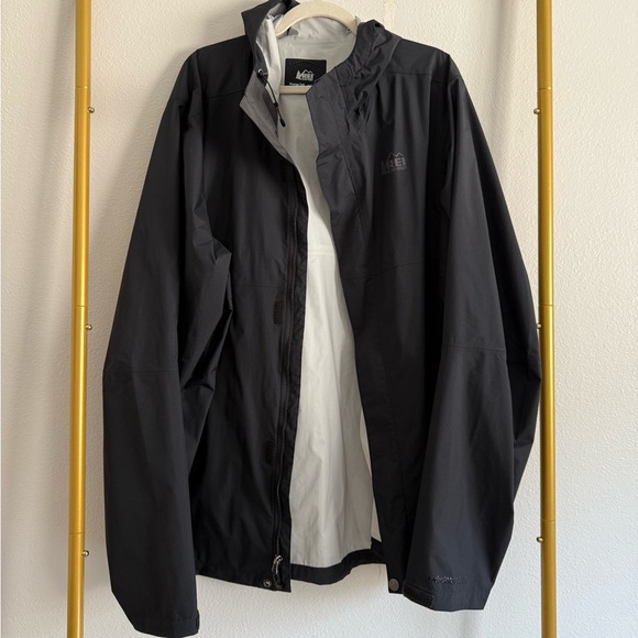 REI Co-op Black Rain Jacket Windbreaker Hooded Mens Sz XL Tall Outdoor - Picture 1 of 5